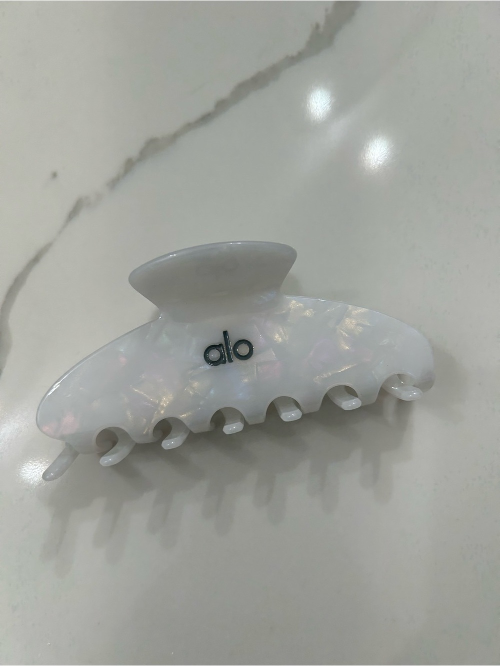 ALO Yoga white pearl claw clip